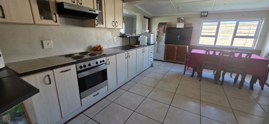 3 Bedroom Property for Sale in Sandbaai Western Cape